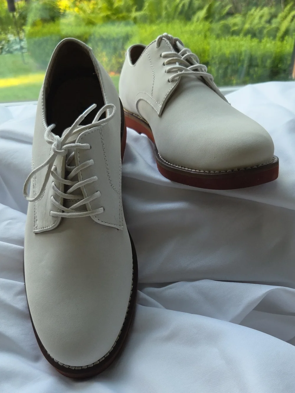 Bass White Men's Oxford Shoes with Brown Sole